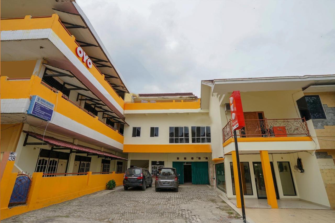 Oyo 2025 Wisma Musdalifa Palembang Bagian luar foto